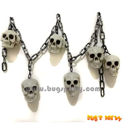 6 Skulls Garland