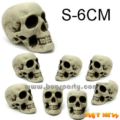mini plastic skull, 2.5 inches