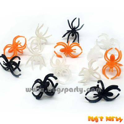 Halloween treat or trick, finger ring with orange, white and black spider